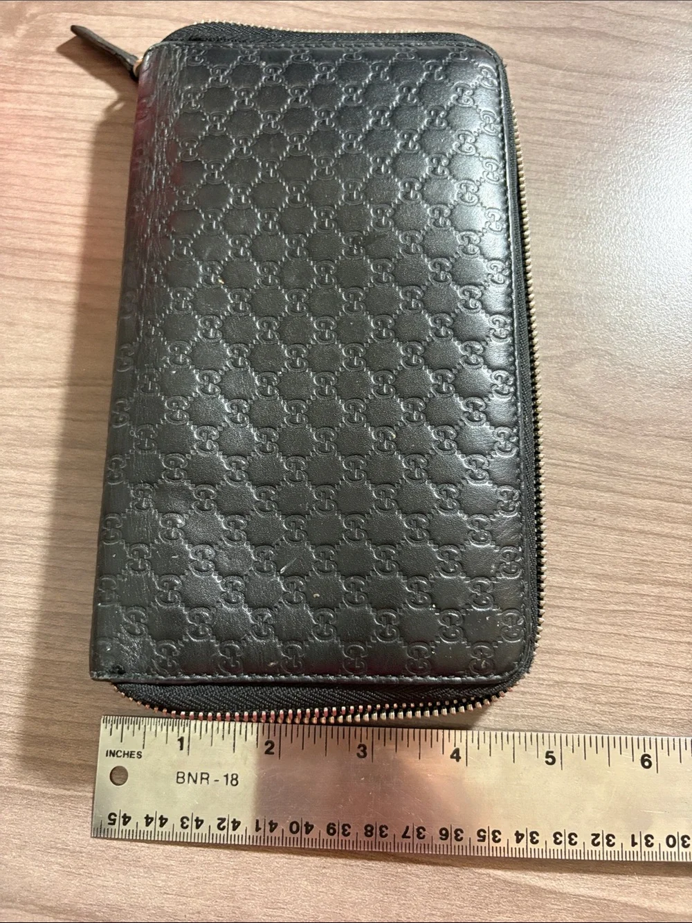 Gucci Micro GG Guccissima black Embossed Leather Large Wallet Zippy Authentic